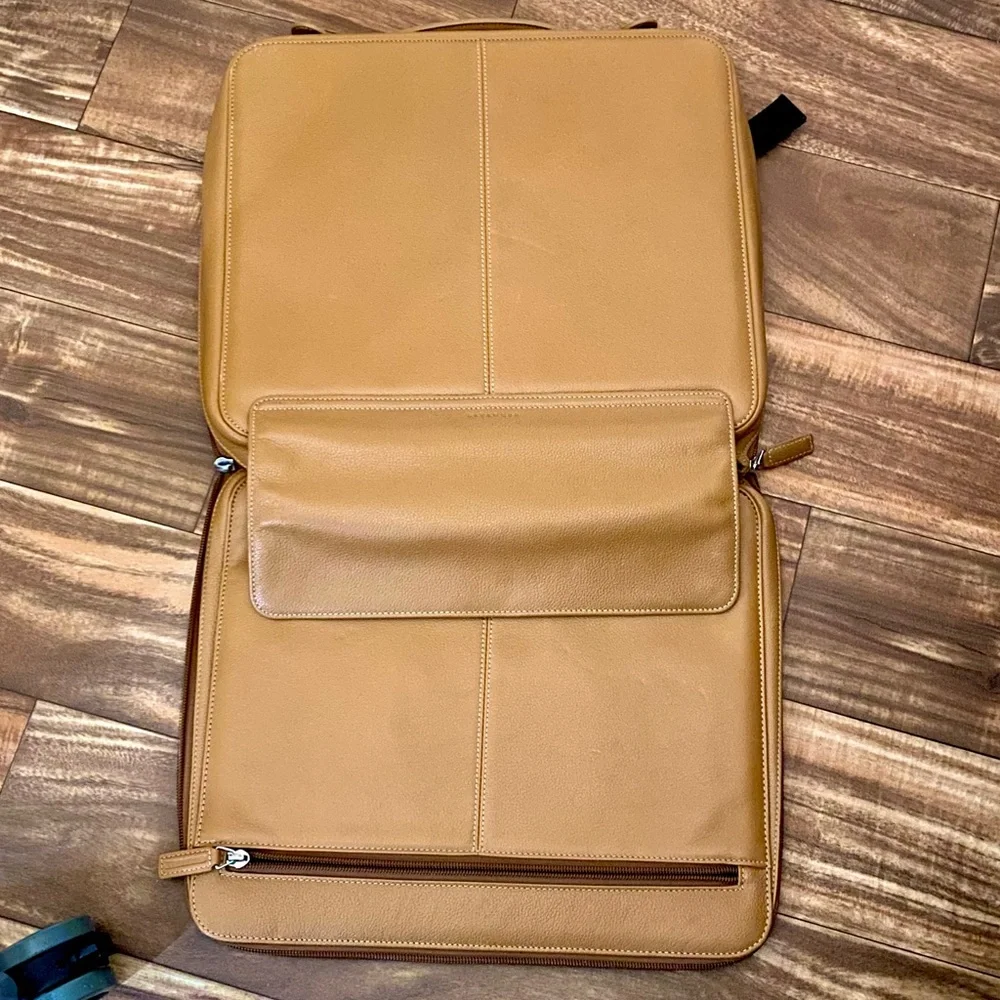 Levenger • Pebble Leather Laptop Case